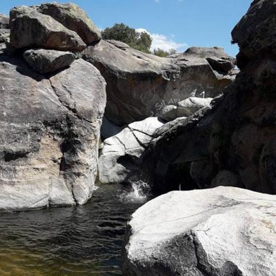 Baño de los Dioses: Este balneario está ubicado en el camino de las Altas Cumbres. Tiene varias ollas de agua pura de vertiente, este balneario es un imperdible por sus vistas. El lugar cuenta con asadores, un pequeño restorán donde se hacen comidas criollas y estacionamiento tarifado